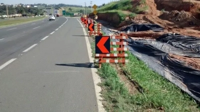 Aluguel de cavalete de sinalização